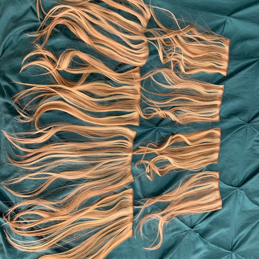 Bellami blonde Carmel hair extensions